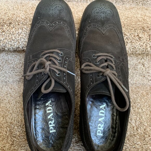 Prada Men\'s Brown Leather Dress-up Oxfords.